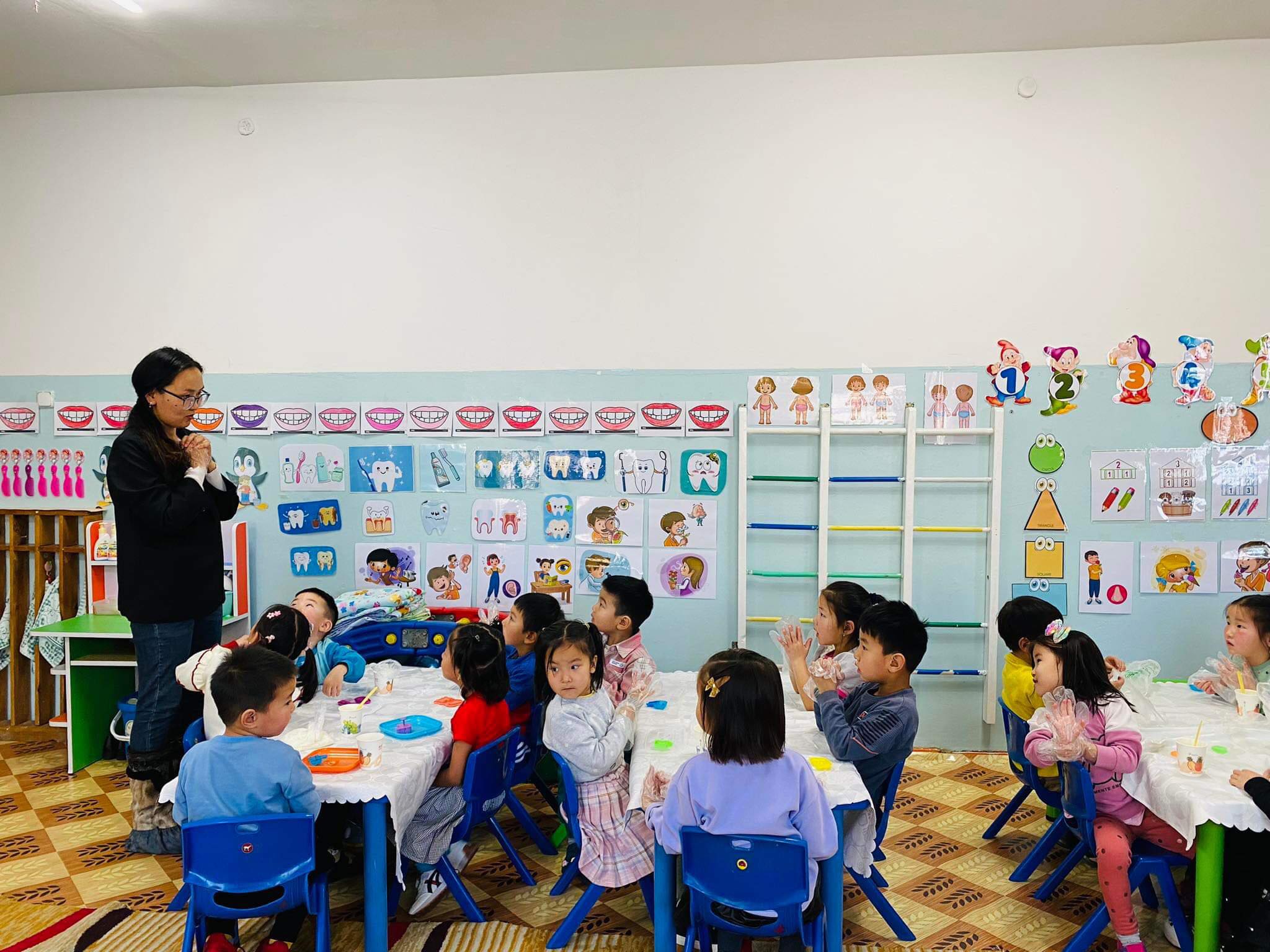 “Монголчуудын уламжлалт цагаан идээ (Ааруул) боловсруулах” хичээл