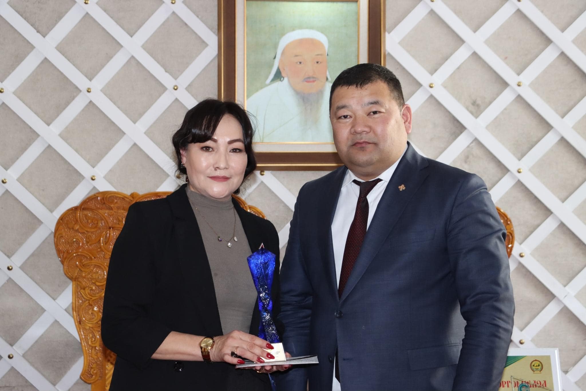 “СОЁЛ, УРЛАГИЙН САЛБАРЫН ОНЫ  ШИЛДЭГ АЖИЛТАН”