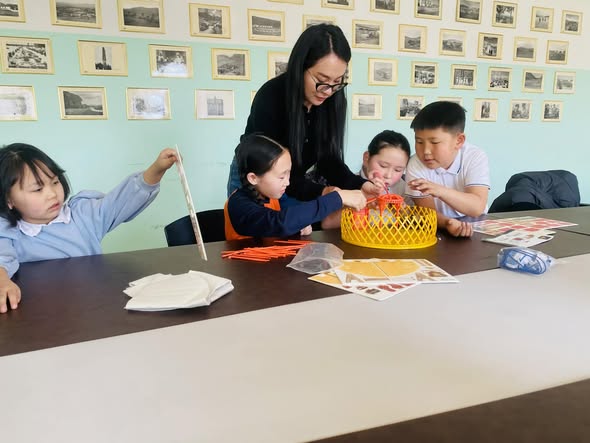 “МУЗЕЙН НЭЭЛТТЭЙ ӨДРҮҮД” арга хэмжээний хүрээнд “Монголчуудын уламжлалт сууц” боловсролын хөтөлбөрийг зохион байгууллаа.